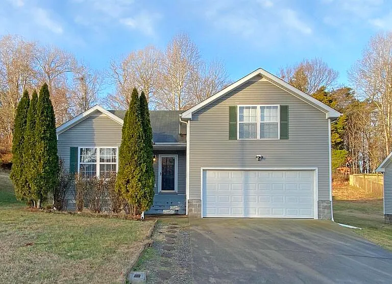 2945 Core Dr — Photo 1