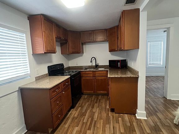 3rd image of 3302 N Lincoln Ave #3302
