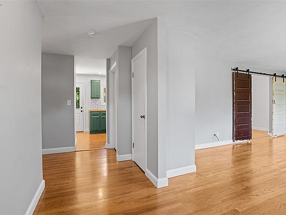 4th image of 100 Berdine Dr