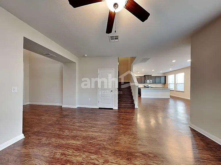 8112 Turnberry Ln — Photo 7