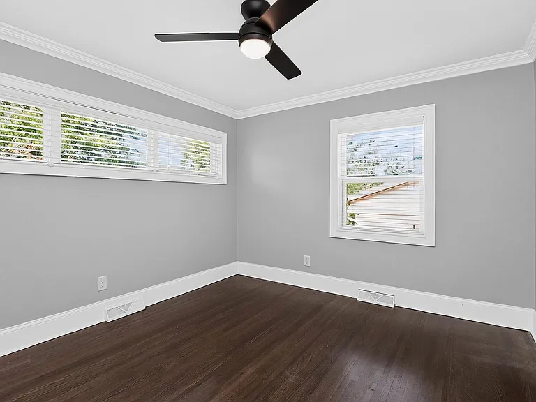 3945 Winfield Dr — Photo 15