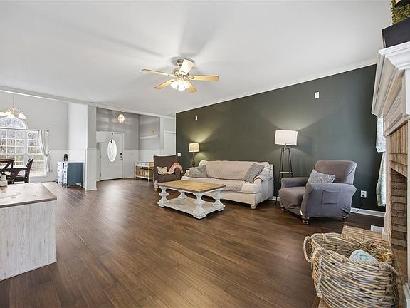 3rd image of 6850 Heardsville Rd