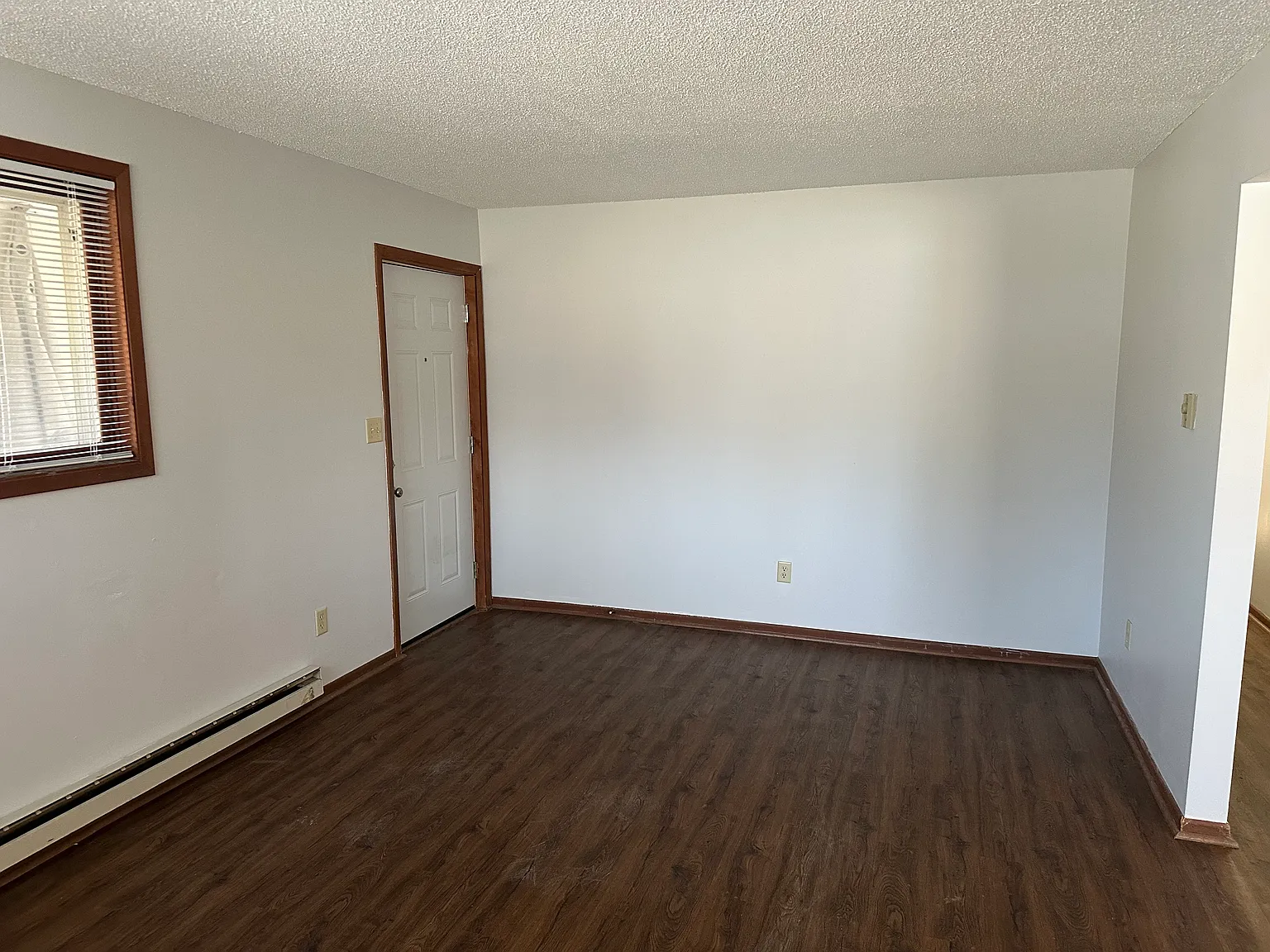 414 Byron Ave N — Photo 2
