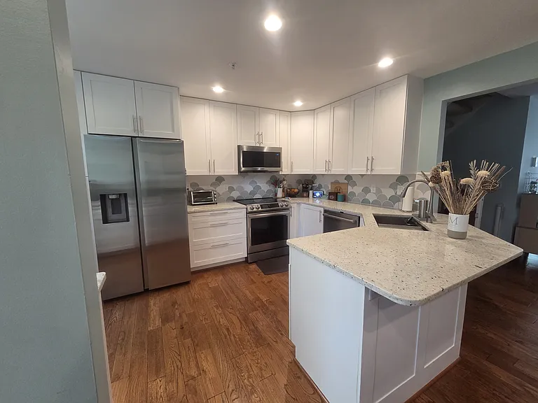 131 Quiet Waters Pl — Photo 8