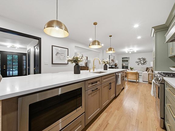 5th image of 1025 Elizabeth Ave