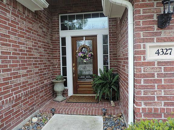 Walk into a world of luxury!