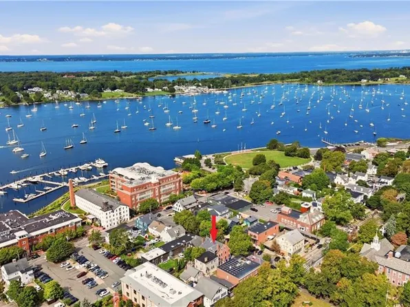 44 Bradford St, Bristol, RI 02809