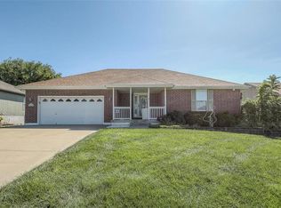 607 S Sunset Ln, Raymore, MO 64083
