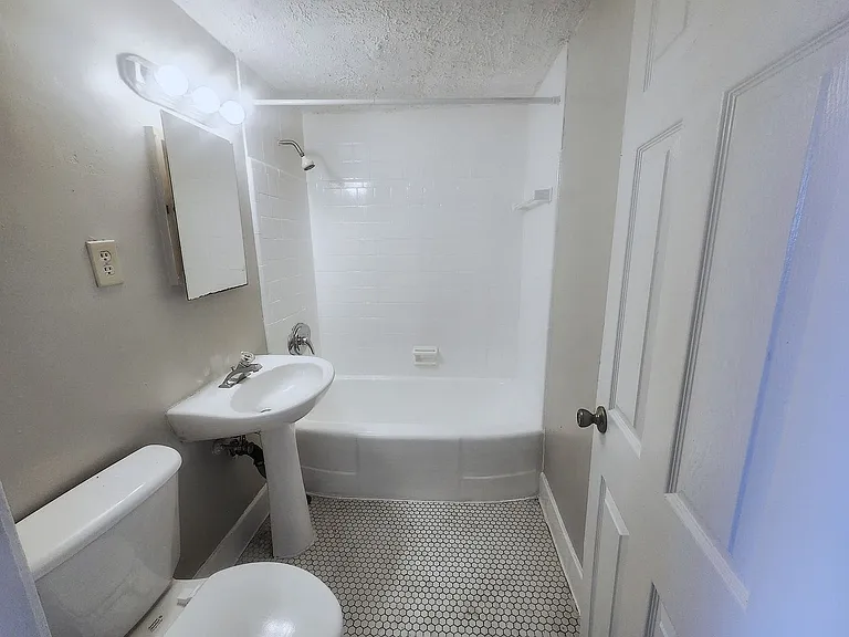 Ashley Towers — Photo 34