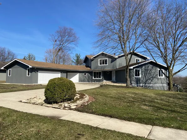 504 S Brookshore Dr, Shorewood, IL 60404