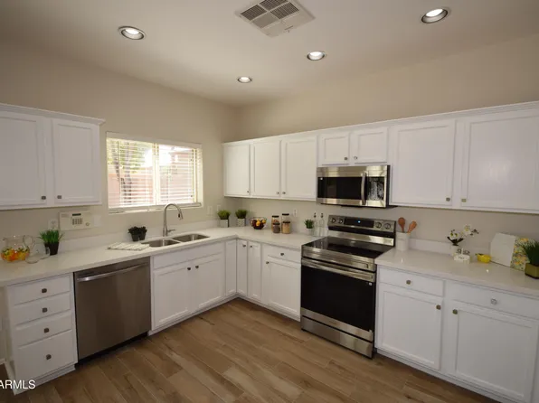 1079 E COUNTRY CROSSING Way, San Tan Valley, AZ 85143