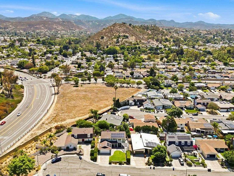14349 Aedan Ct — Photo 47