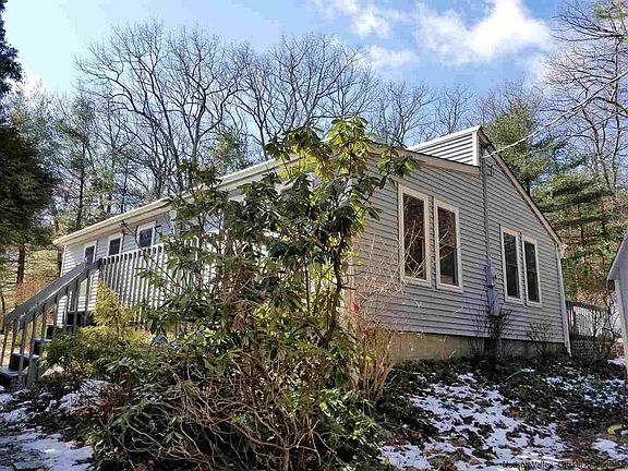 2nd image of 20 Pennington Ln