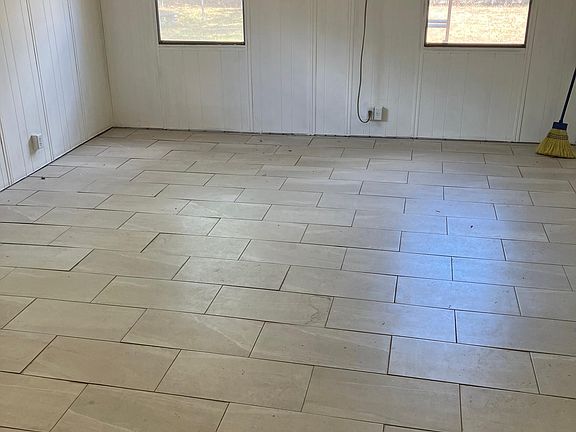 4th image of 5010 Viking Dr