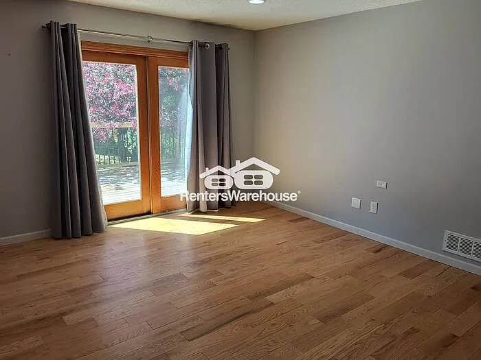 950 Butte Ct — Photo 10