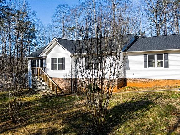 2nd image of 1268 Quaker Lake Trl