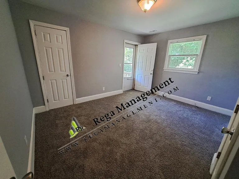 912 Pittsburg Ave — Photo 10