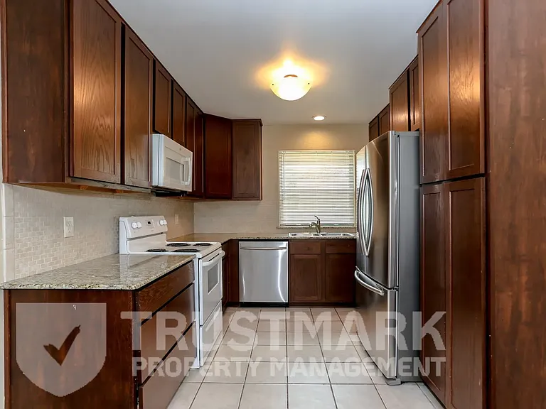 1230 Preswick Cir — Photo 9