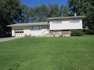 103 Hutchinson Rd, Riverton, WY 82501