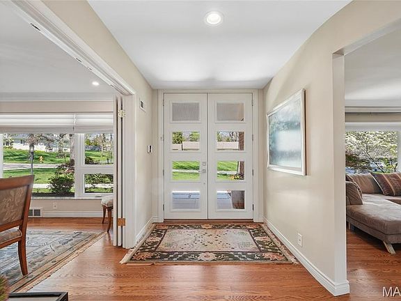 2nd image of 20 Dogwood Ln