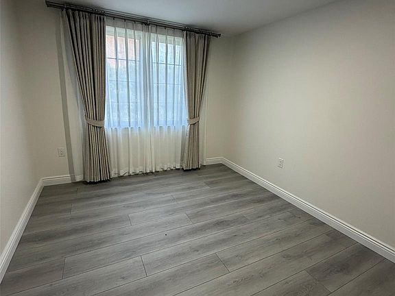 4th image of 353 E 17th Street
