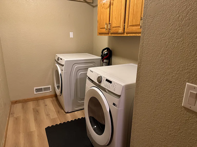 358 Peterson Dr — Photo 15