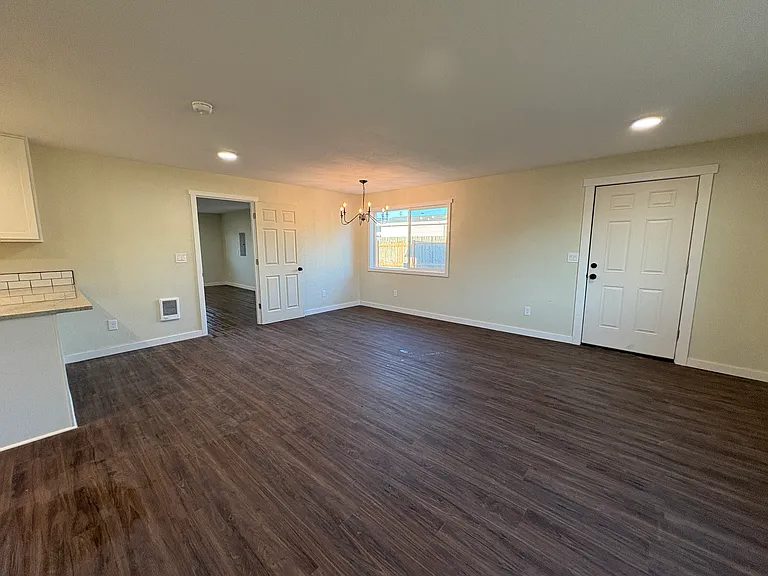 1462 Cascade Dr — Photo 7