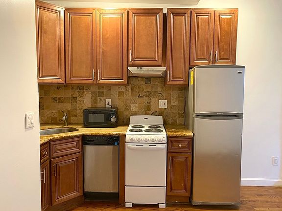2nd image of 156 W 15th St #4AB
