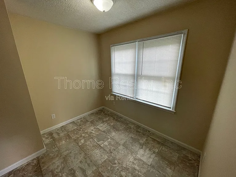 406 Dowd St — Photo 3
