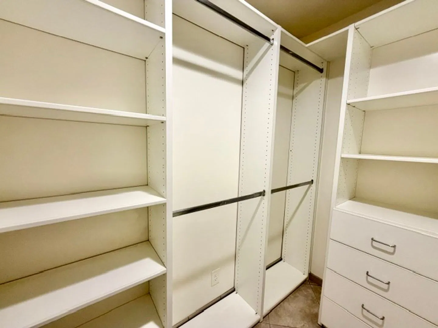 Spacious Studio in Goleta — Photo 4