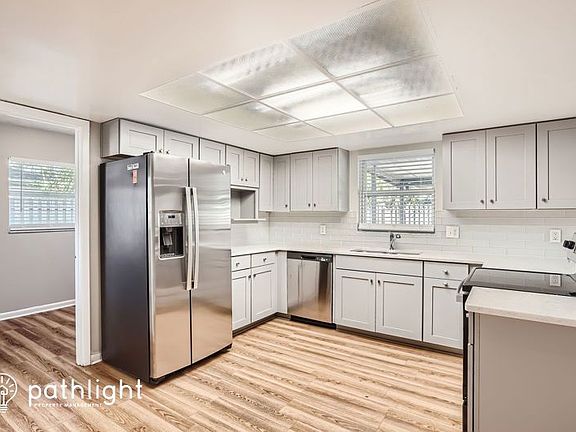 2nd image of 3830 Twilight Dr