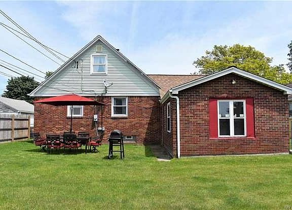 2nd image of 26 Lorraine Ln