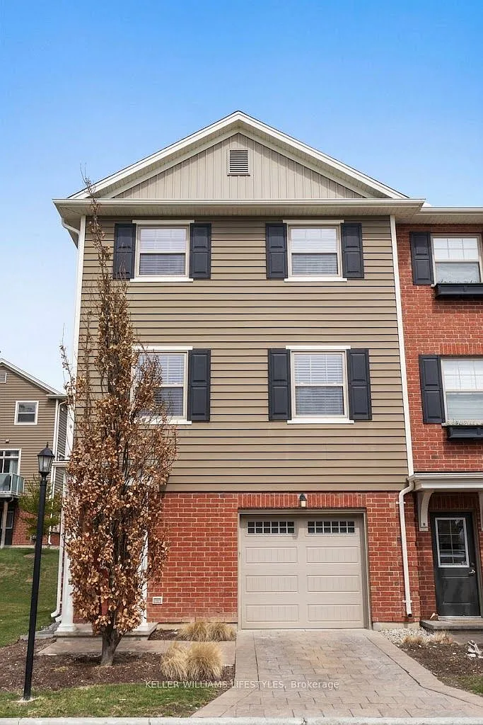 3 bed, $2,500 — Photo 2