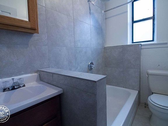 5th image of 560 Lincoln Pl APT L