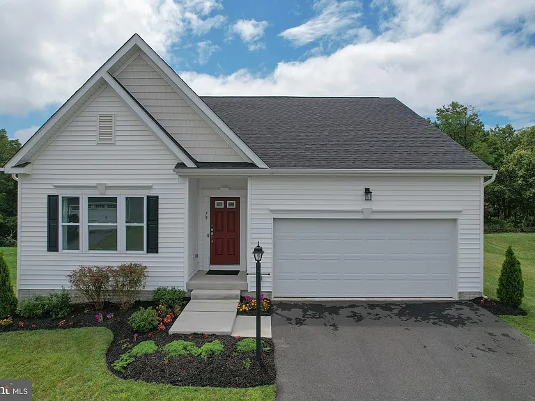 79 Spatterdock Rd — Photo 1