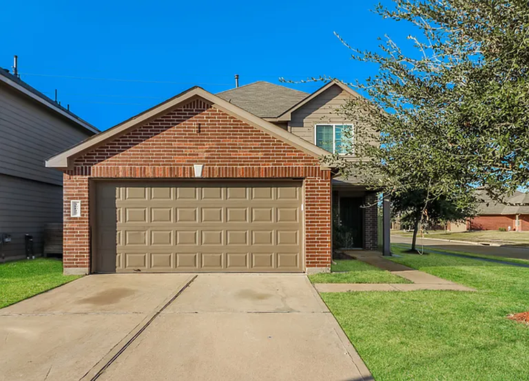 19014 Moynihan Dr — Photo 3