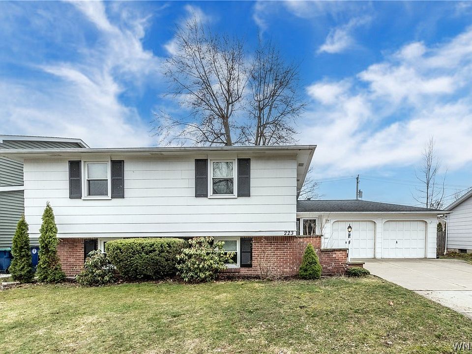 1st image of 223 Robin Hill Dr