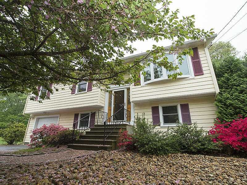 75 Briar Hill Dr, Cranston, RI 02921 Zillow