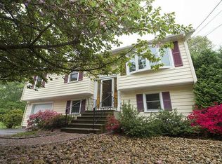 75 Briar Hill Dr, Cranston, RI 02921