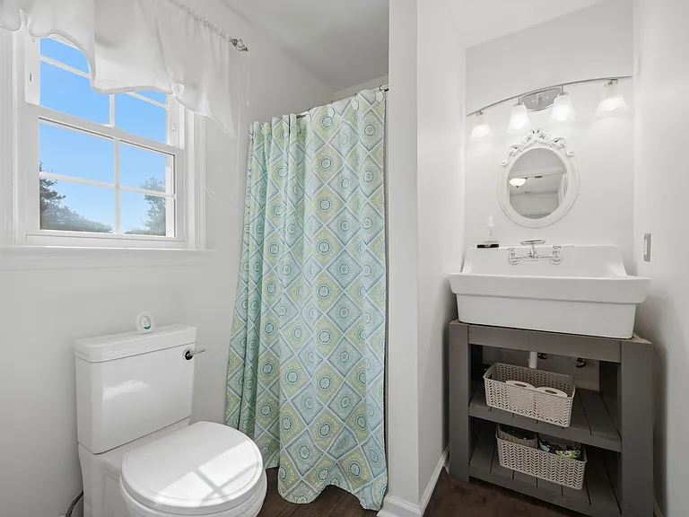 368 Gainsborough Rd — Photo 20
