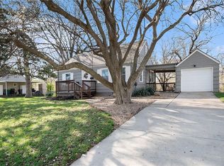 7701 W 63rd Ter, Overland Park, KS 66202