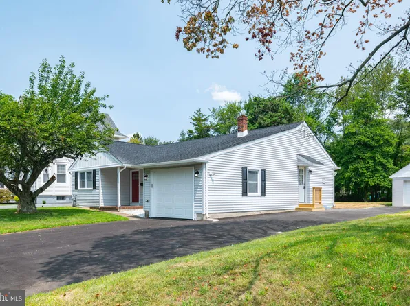 205 S Atlantic Ave E, Stratford, NJ 08084