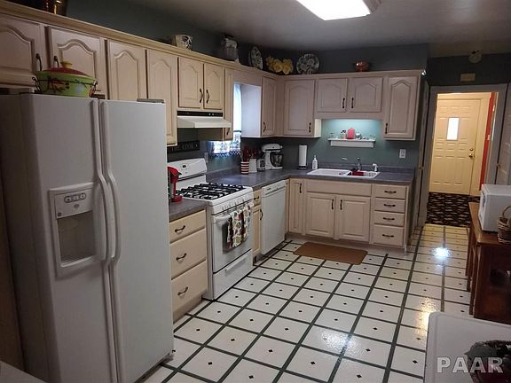 5th image of 319 W Republic St