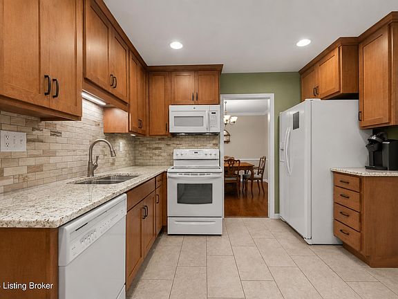 4th image of 10521 Applecross Way