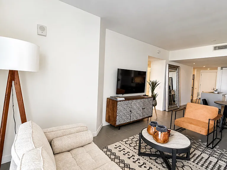 1600 NE 1st Ave #2512 — Photo 5
