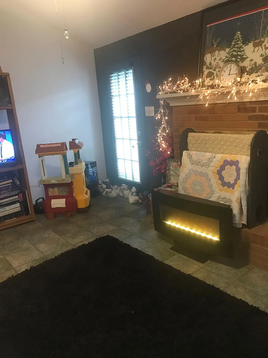 Living room - 7905 Glenbine Way