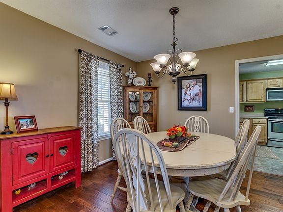 5th image of 10788 Bent Brook Dr