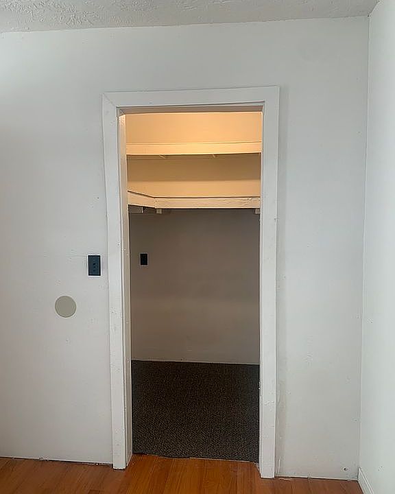 1st image of 706 Carlton Dr