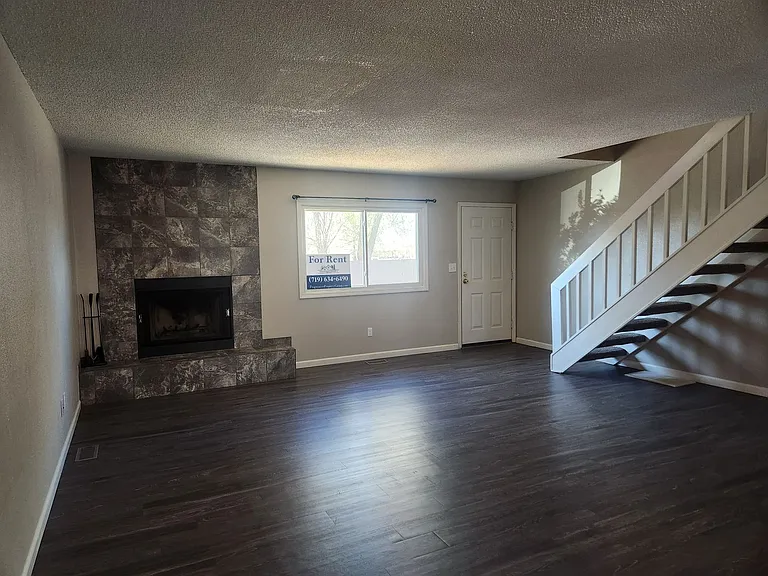 223 N Race St #C — Photo 10