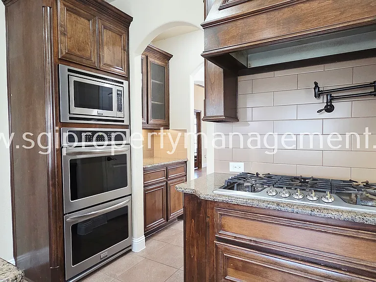 12381 Summertree Dr — Photo 4